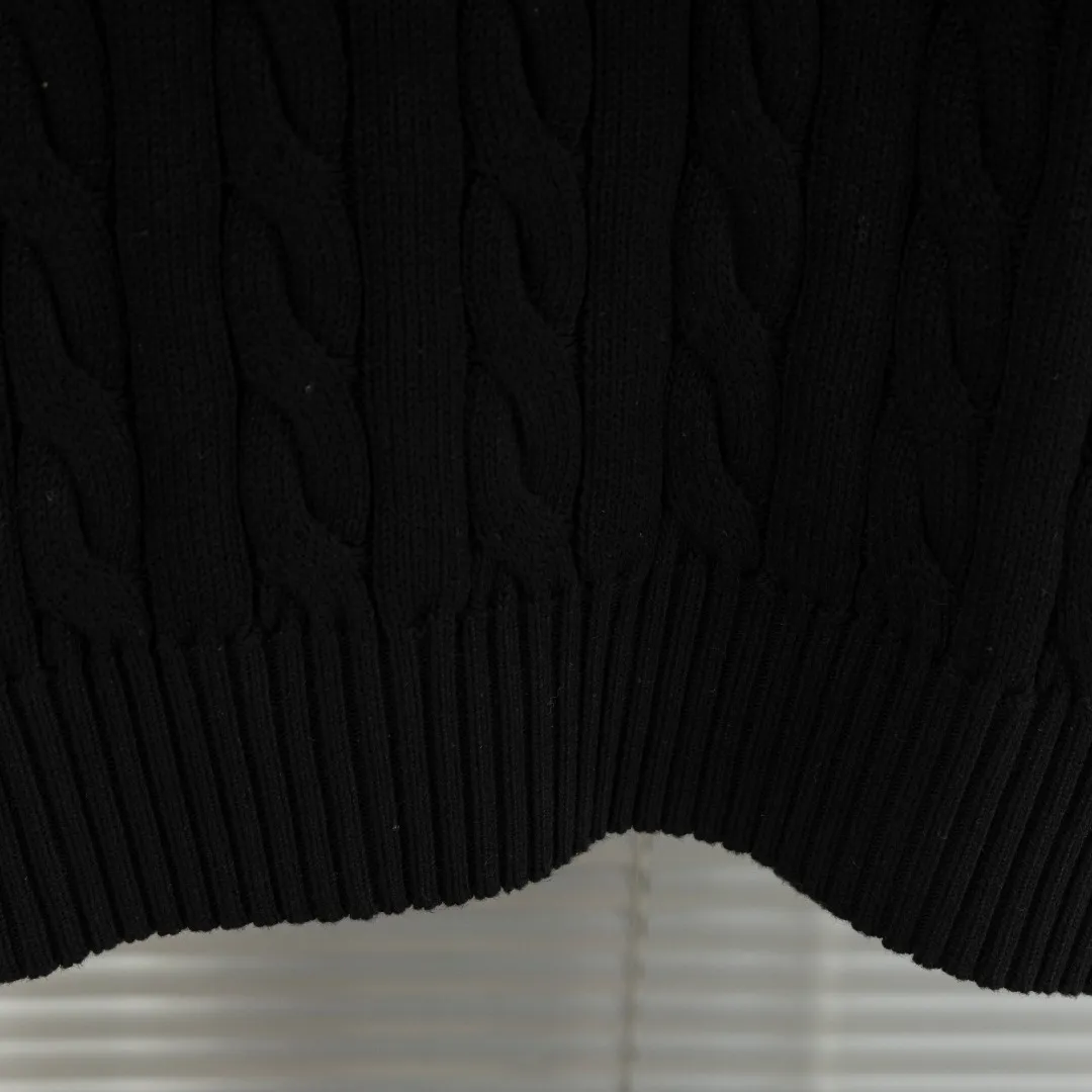 P280 top version (different currencies). You can scan the code to enter the official website. Style: Ralph Lauren POLO Ralph Lauren small label embroidered knitted old money style long-sleeved sweater. Color: Picture color. Size: S-XL. Fabric: pure cotton. Accessories: full set of customized accessories. No gender distinction. Same style for men and women.